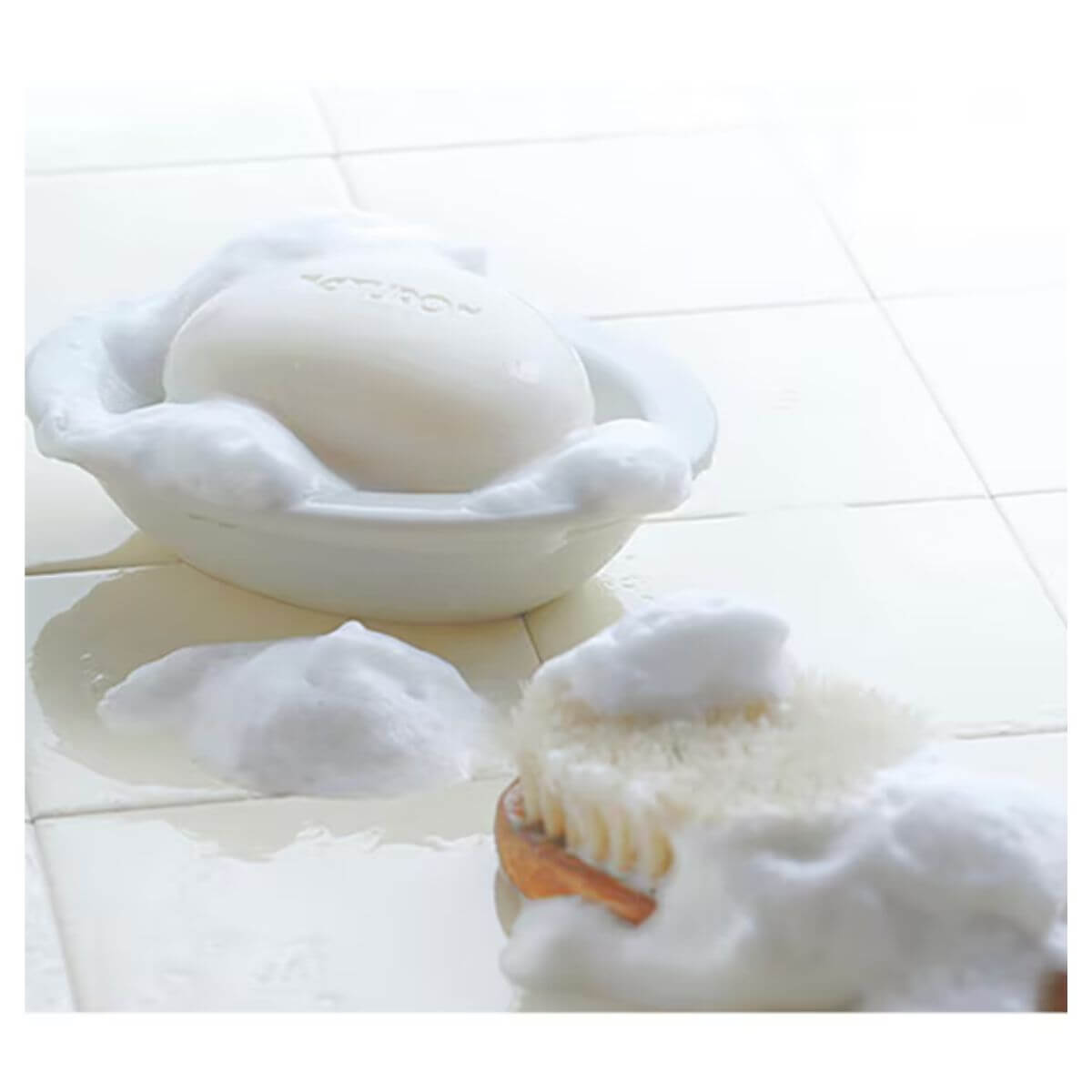 PAX NATURON Cream Soap P Contains Jojoba Seed Oil And Sunflower Oil White Peach Scent - 100g